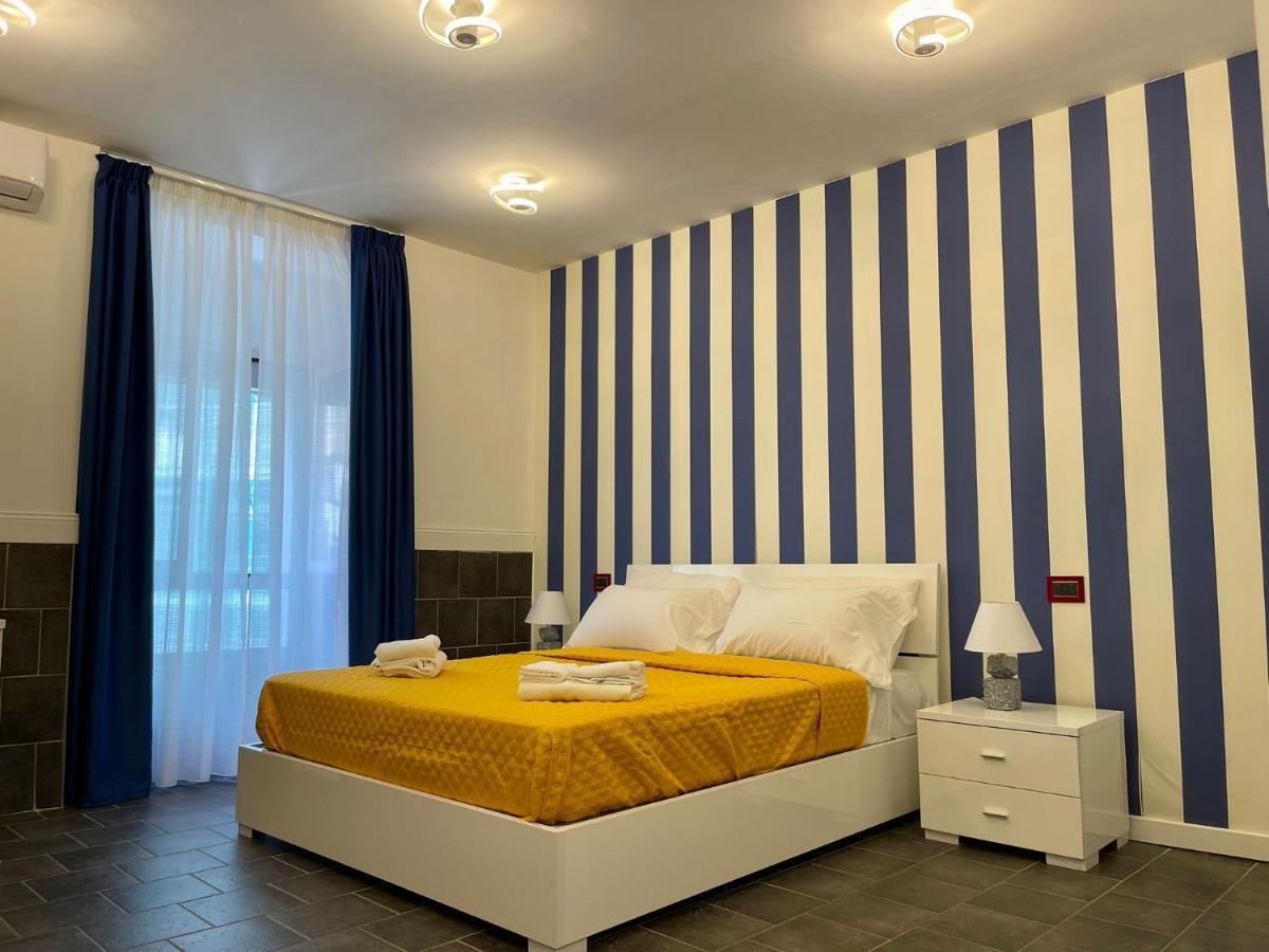 Yacht Club Angioino Hotel Napoli Bagian luar foto