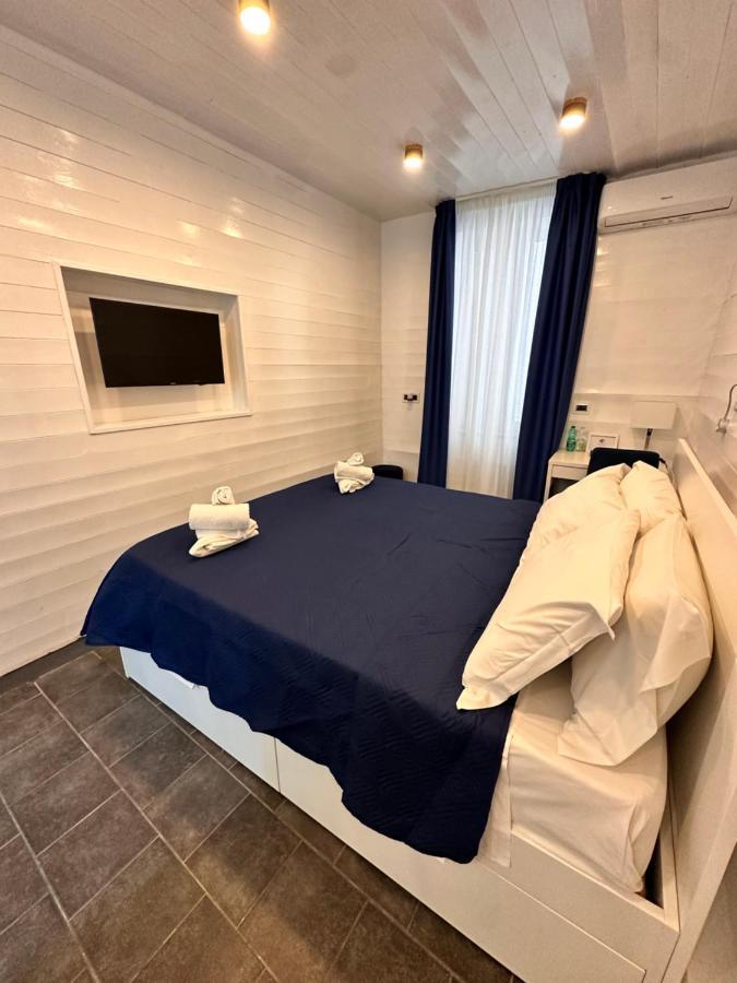 Yacht Club Angioino Hotel Napoli Bagian luar foto